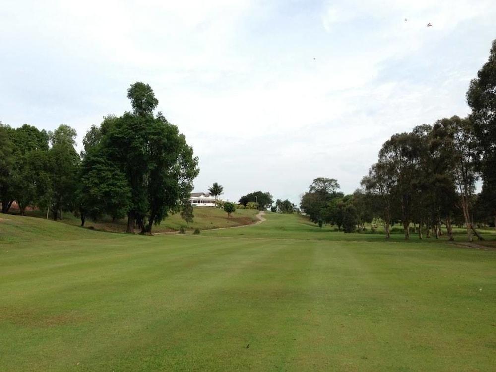 Port Dickson Golf And Country Club Hotel Exterior photo